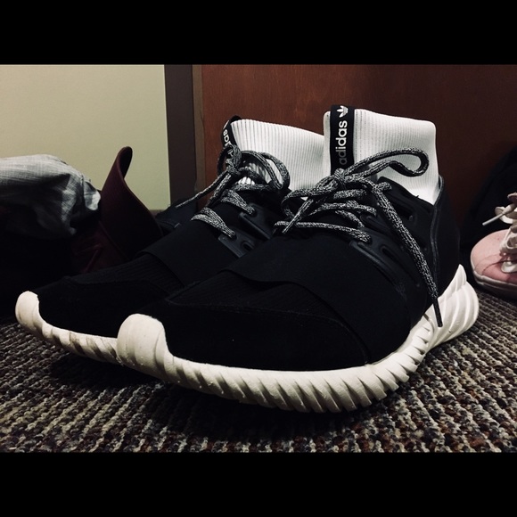 New adidas tubular Shoes - Picture 3 of 6